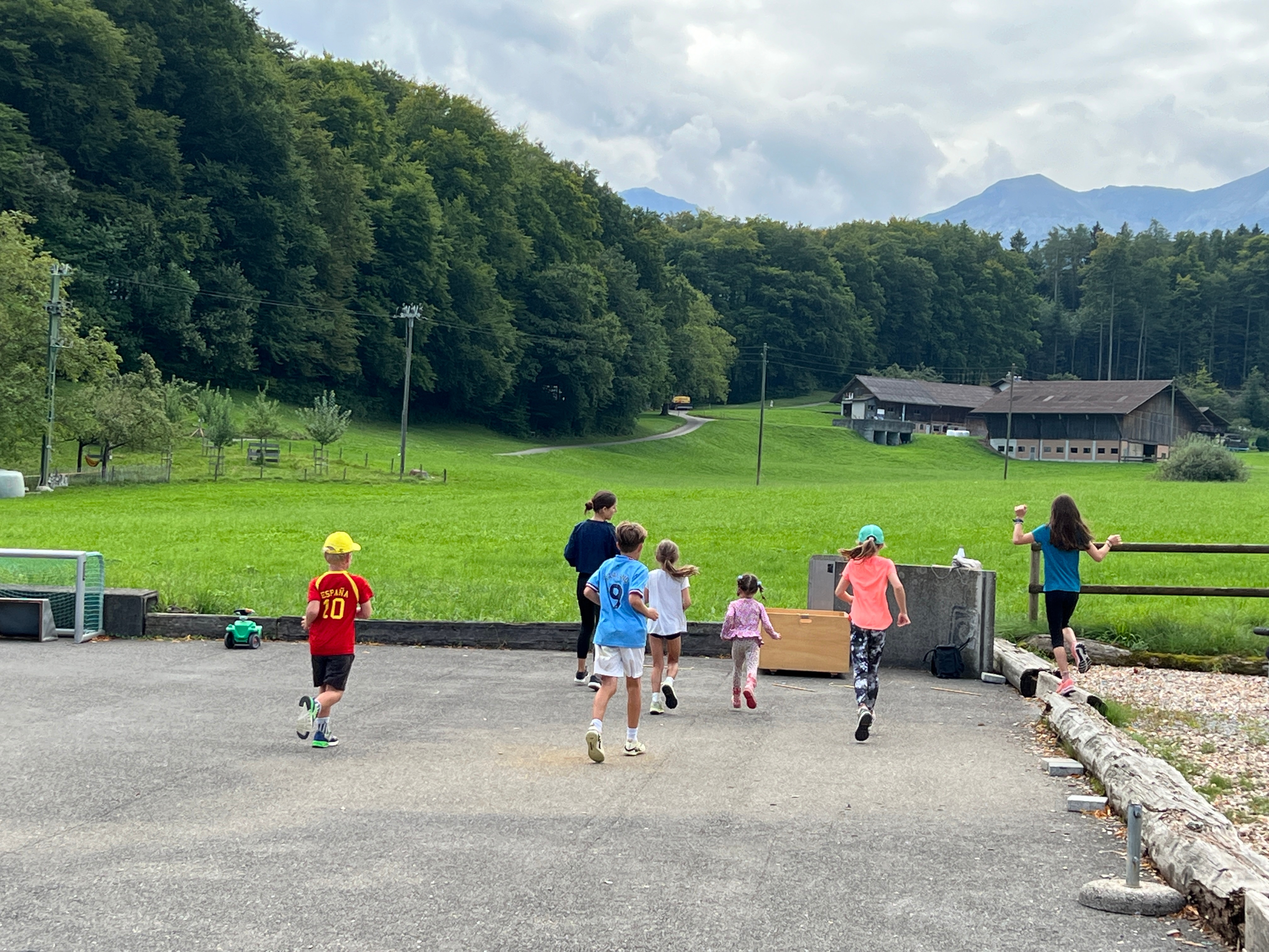 Sporttag Hondrich zum Thema "Glück"